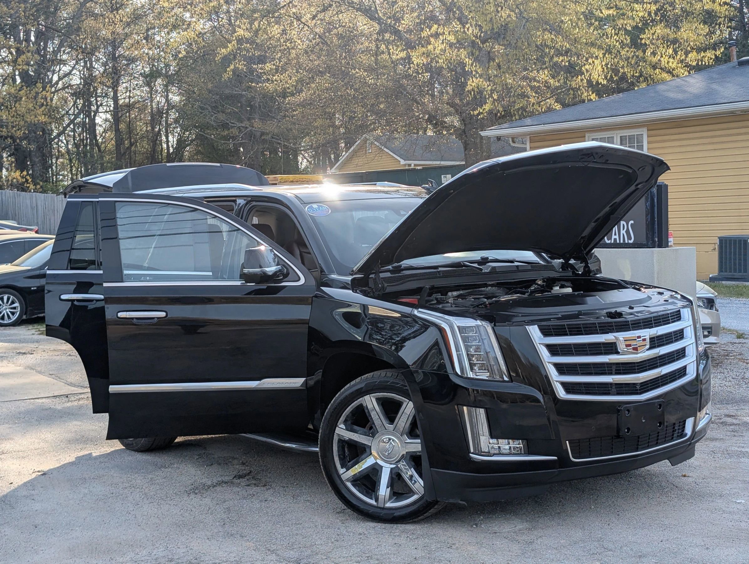 Used 2016 Cadillac Escalade Luxury image 15