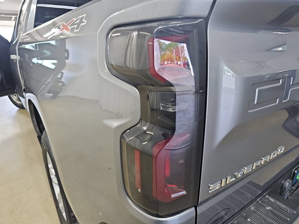 Certified 2022 Chevrolet Silverado 1500 LT AWD/4WD image 39