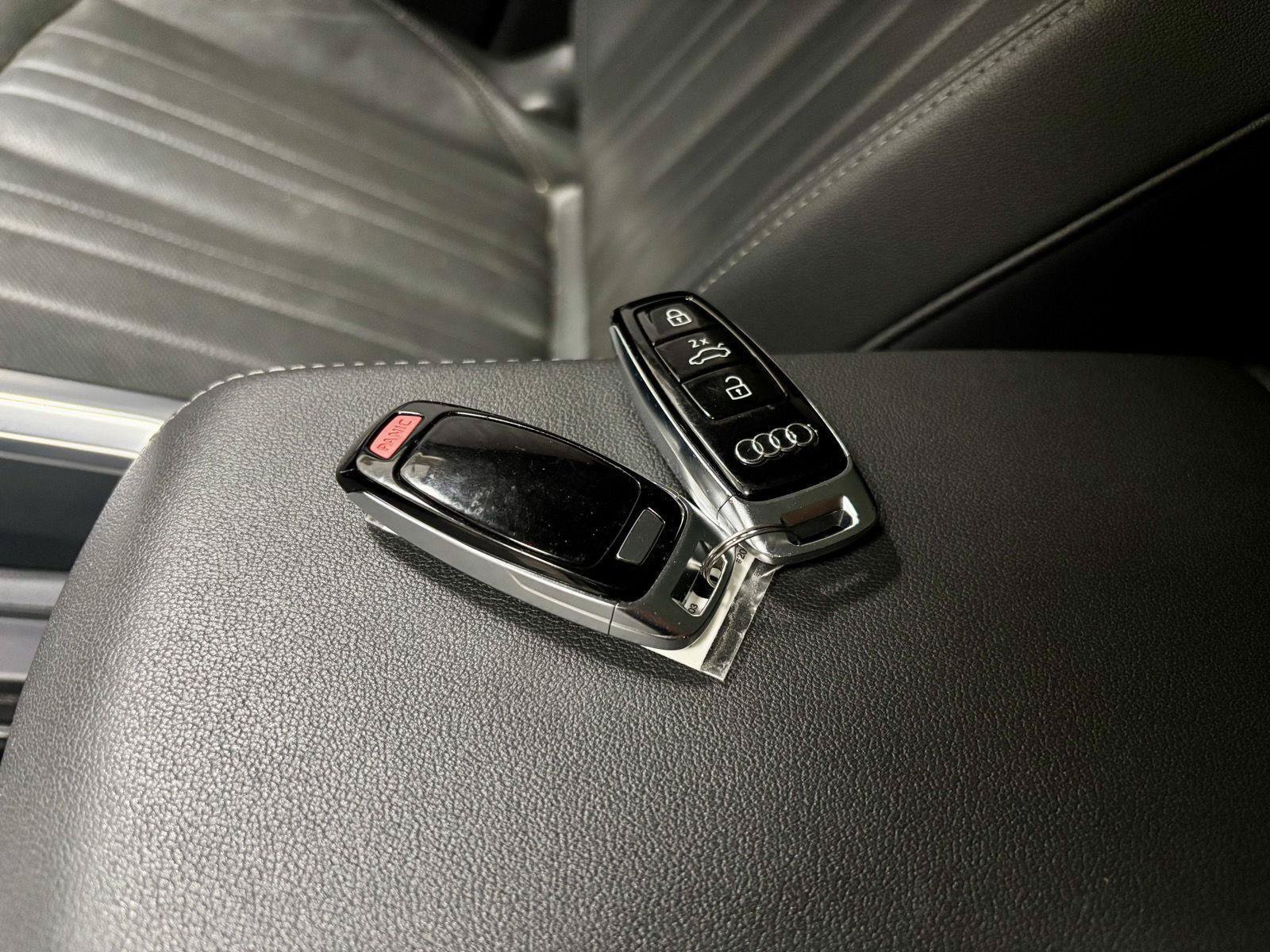 Used 2024 Audi Q8 e-tron Premium Plus w/ Premium Plus Package AWD/4WD image 39