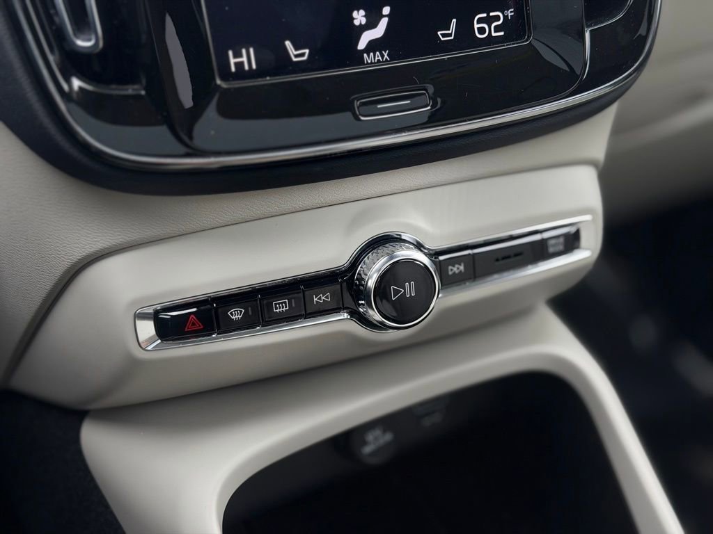 Used 2022 Volvo XC40 T5 Inscription image 20