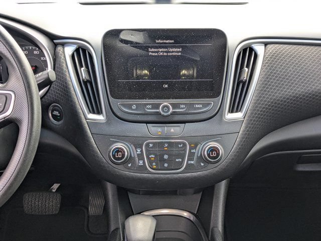 Used 2025 Chevrolet Malibu LT FWD image 17