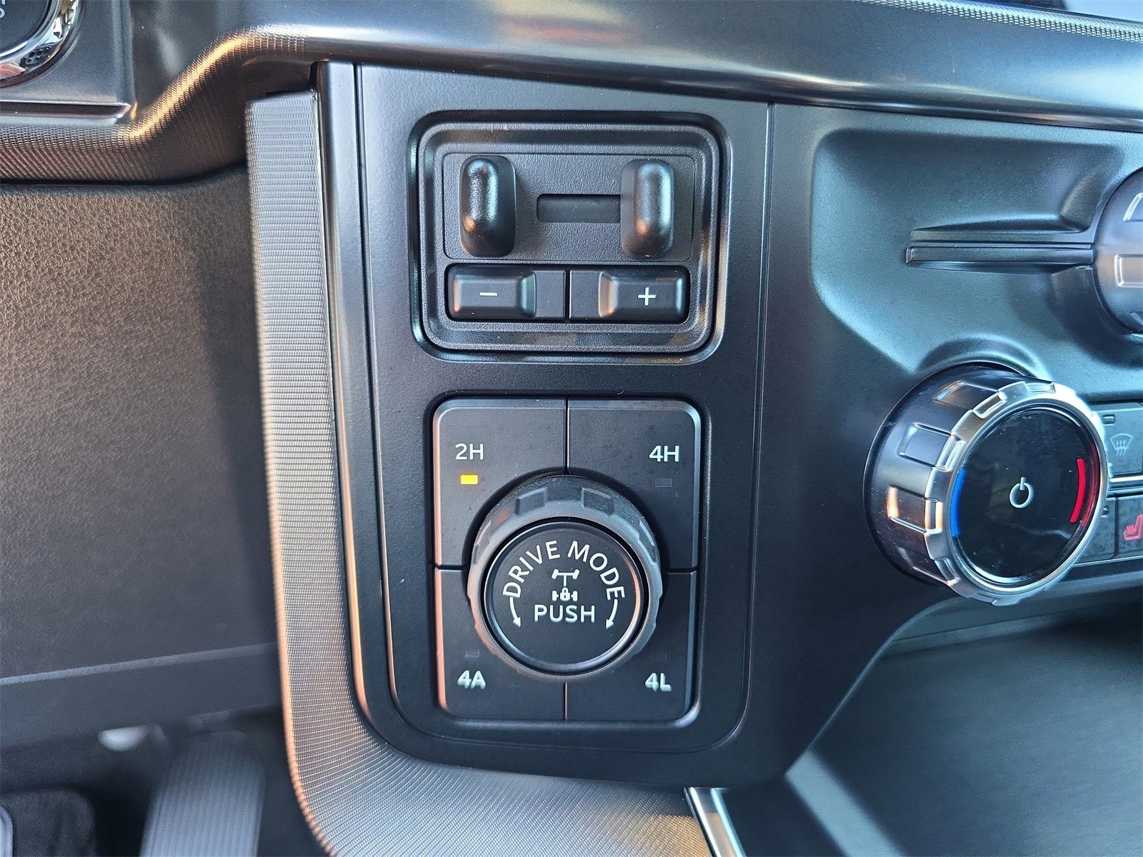 Used 2024 Ford F150 Platinum image 20