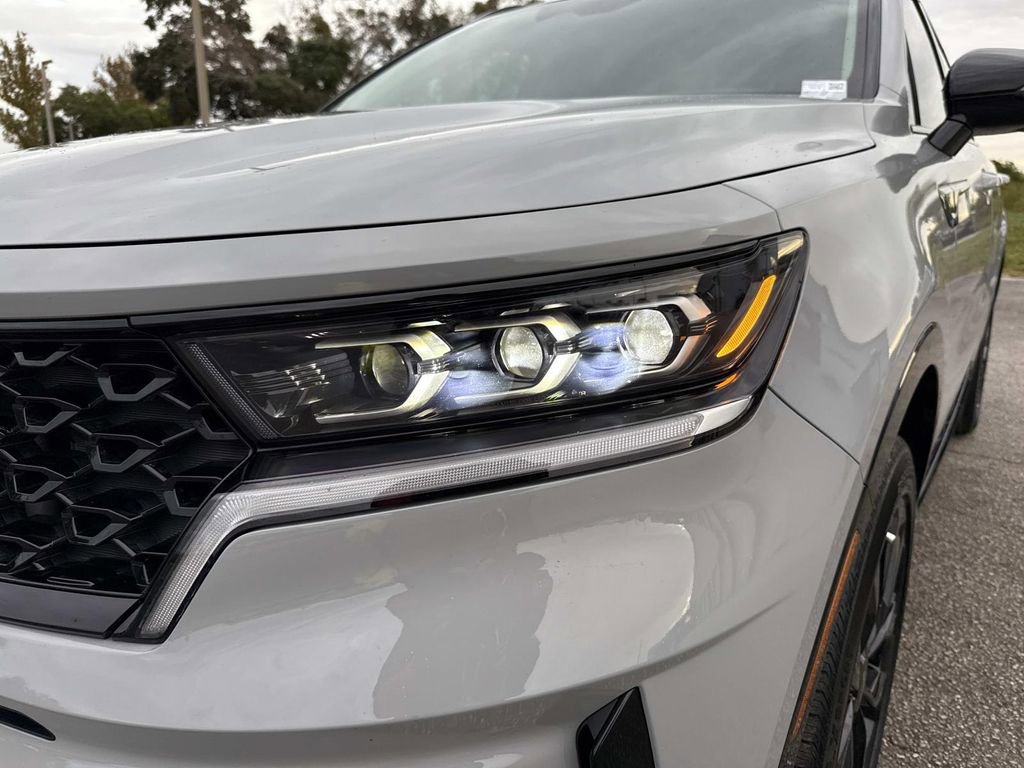 Used 2023 Kia Sorento SX image 9