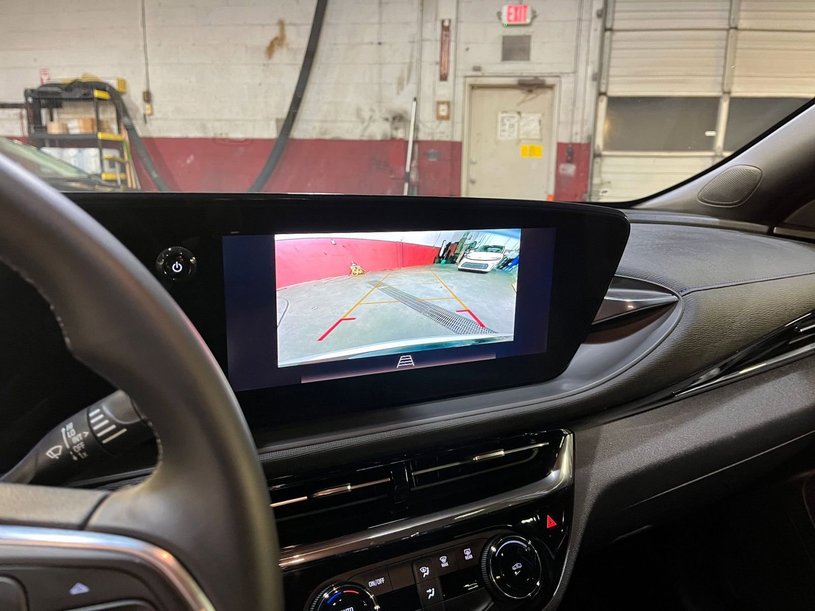 Used 2025 Buick Envista Sport Touring image 17