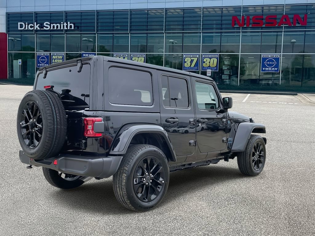 Used 2025 Jeep Wrangler Unlimited Sahara w/ Safety Group image 6