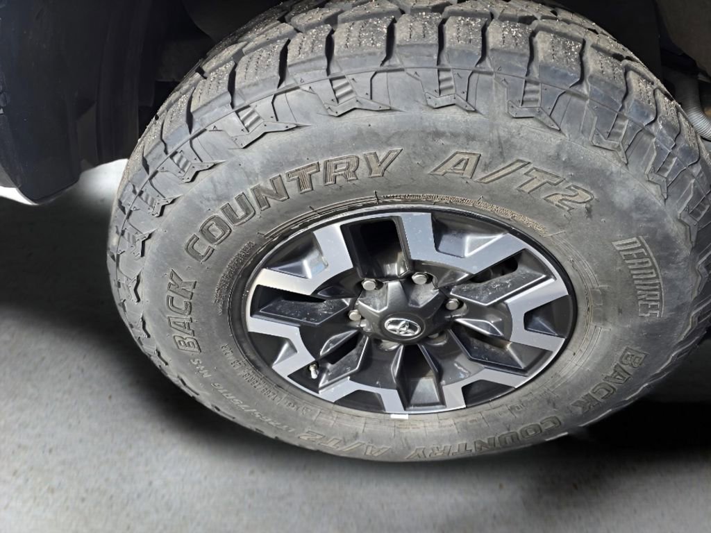 Used 2020 Toyota Tacoma TRD Off-Road image 8