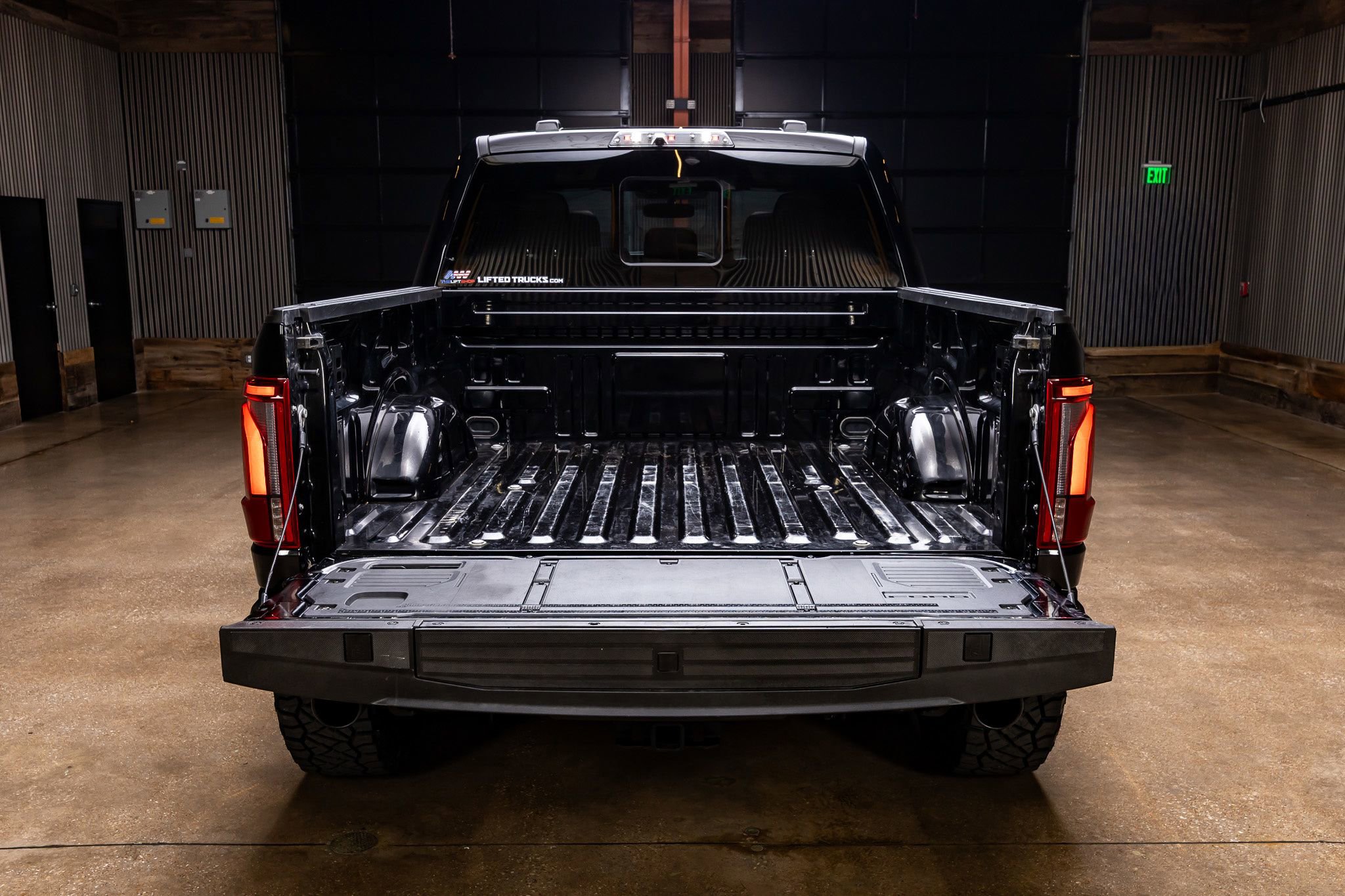 Used 2025 Ford F150 Raptor AWD/4WD image 9