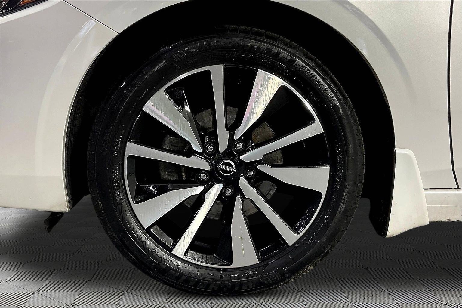 Used 2024 Nissan Sentra SV w/ SV Premium Package FWD image 34