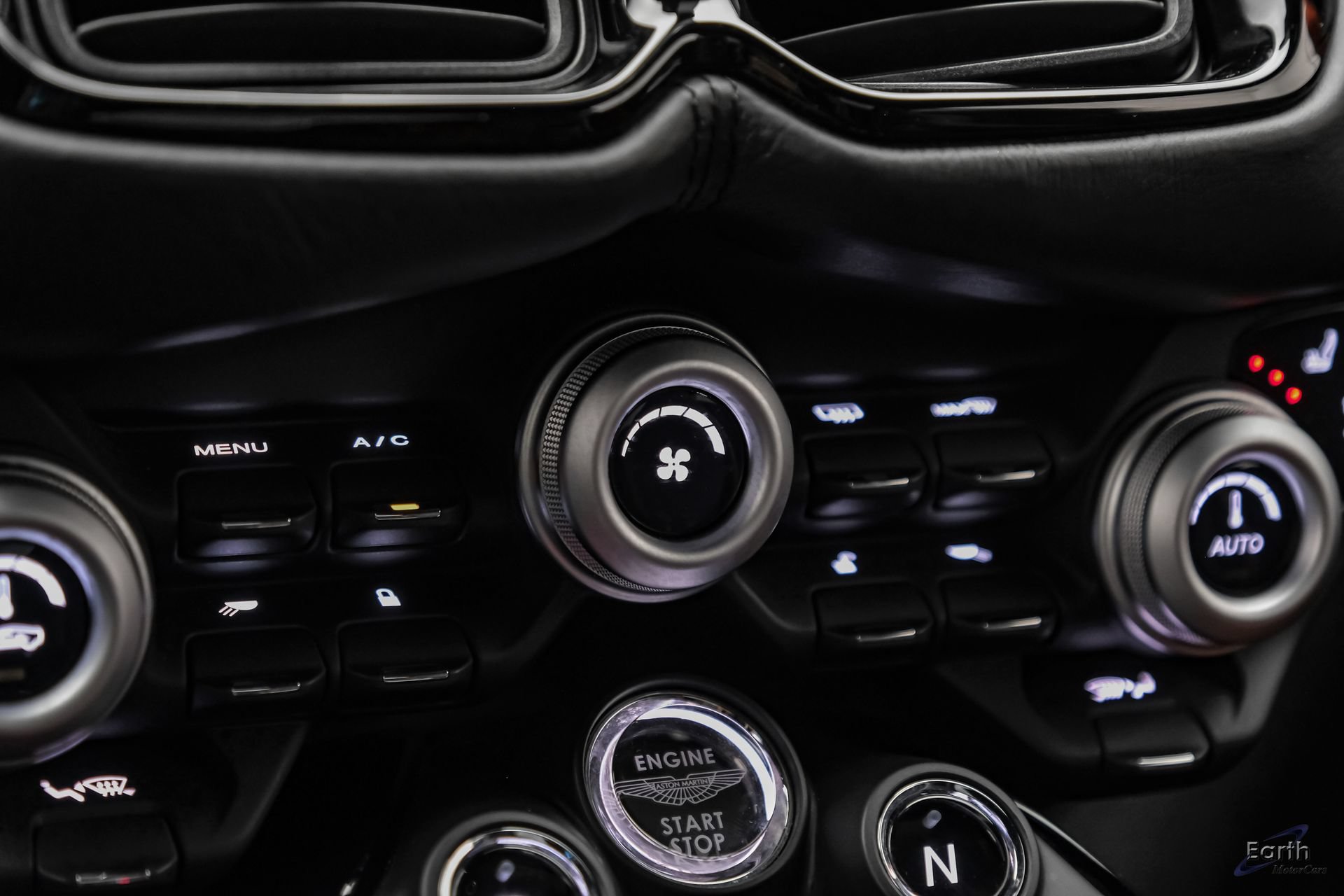 Used 2019 Aston Martin V8 Vantage Coupe RWD image 68