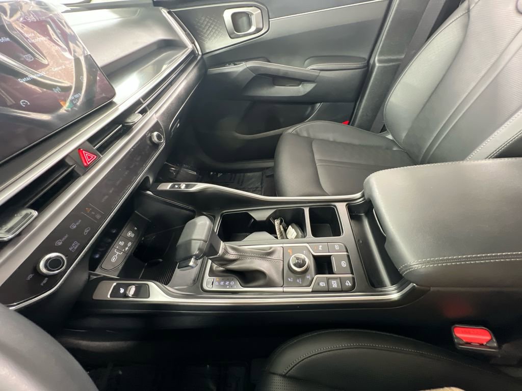Used 2025 Kia Sorento S image 23