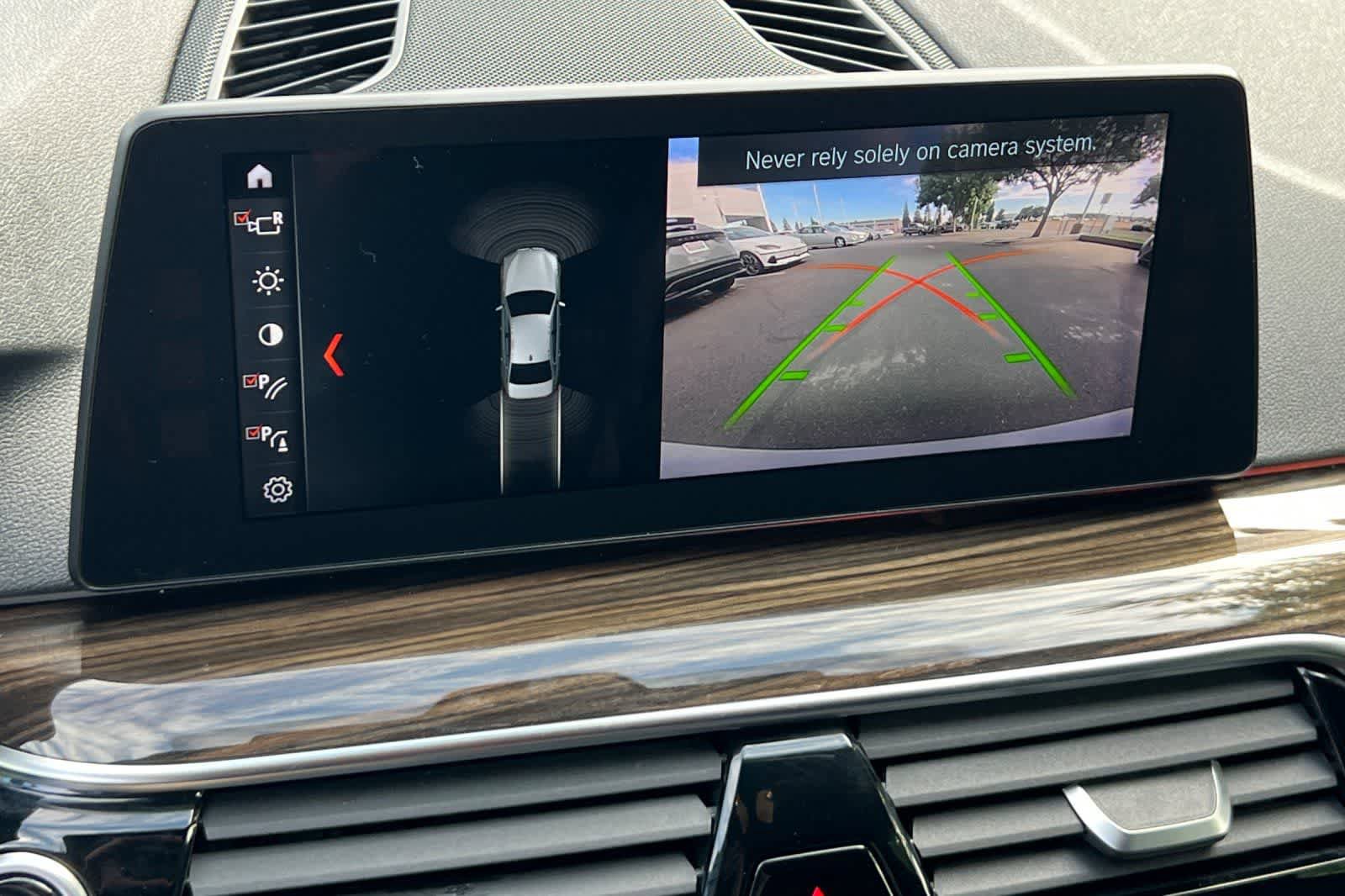 Used 2018 BMW 530e w/ Premium Package 2 RWD image 23