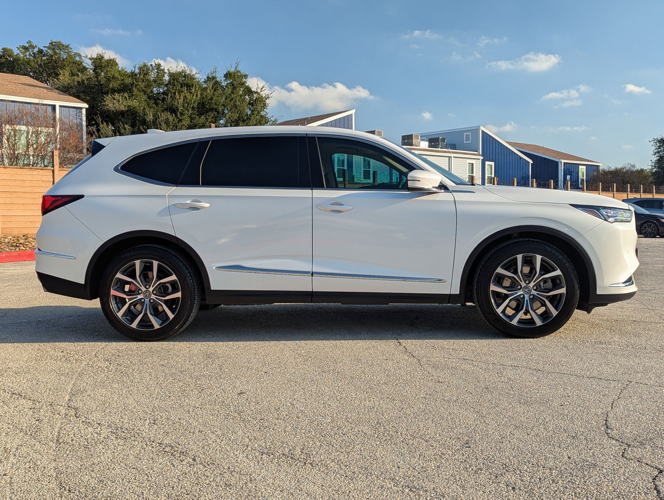 Certified 2023 Acura MDX FWD w/ Technology Package image 3