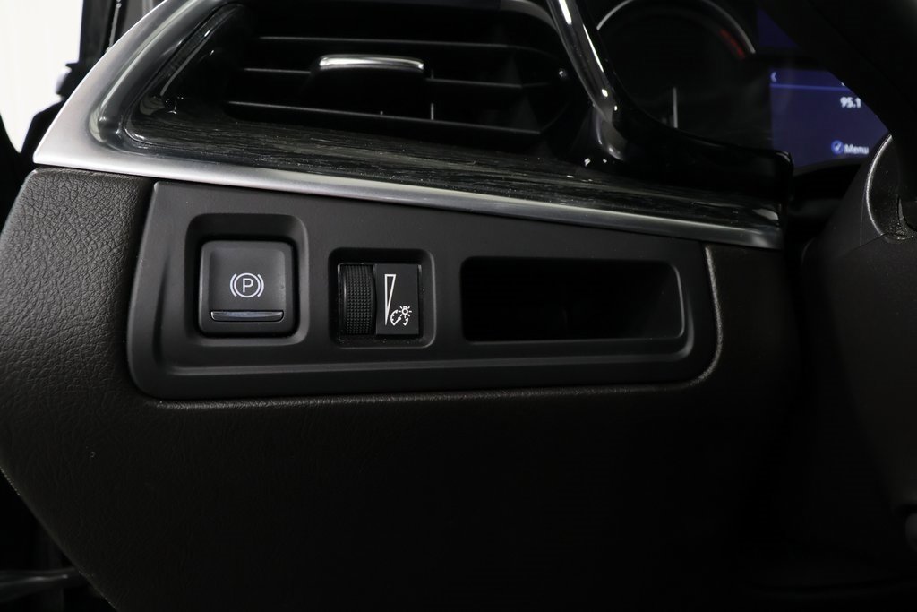 Used 2022 Cadillac XT5 Premium Luxury image 18