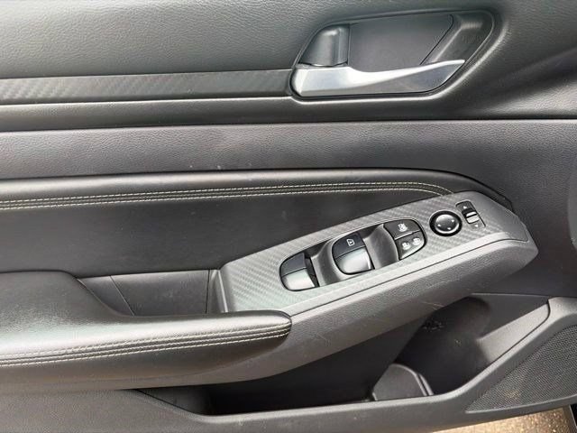 Used 2020 Nissan Altima 2.5 S AWD/4WD image 13