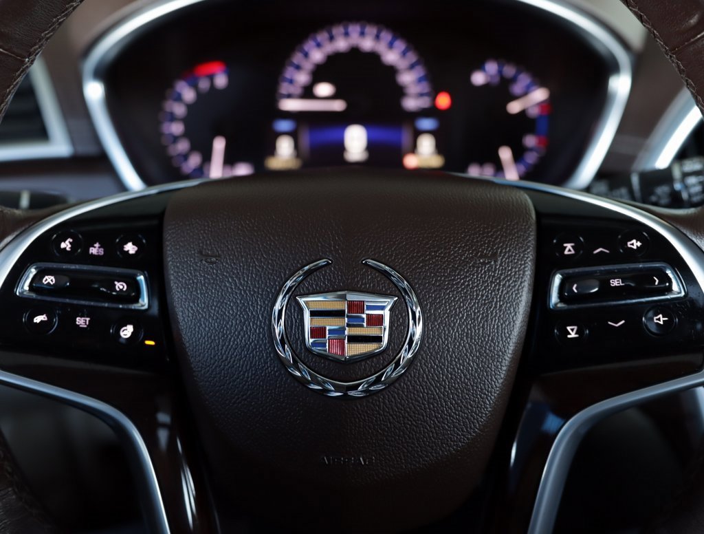 Used 2015 Cadillac SRX Luxury w/ Driver Awareness Package image 10