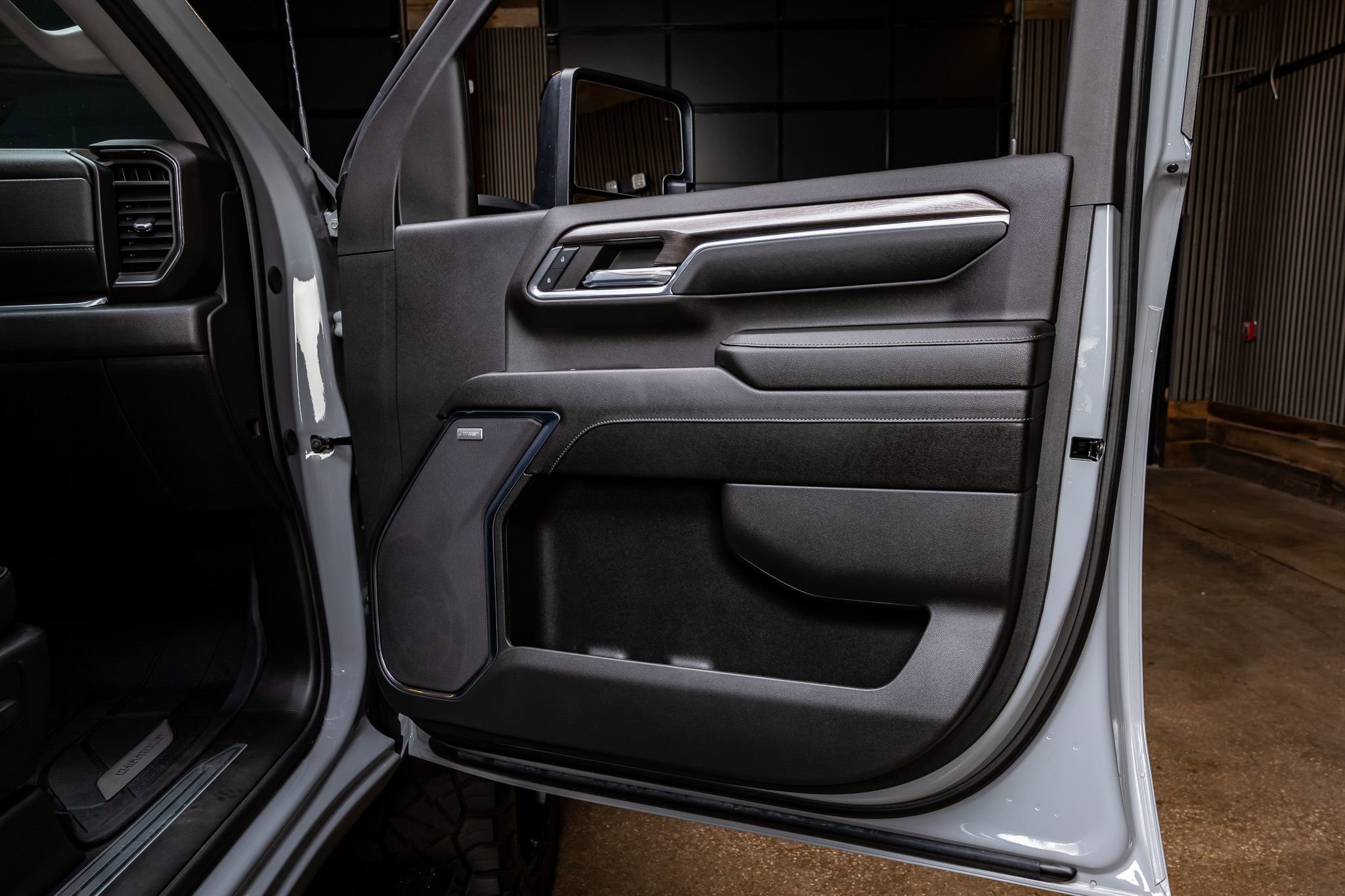 Used 2024 Chevrolet Silverado 2500 LTZ w/ LTZ Plus Package image 37