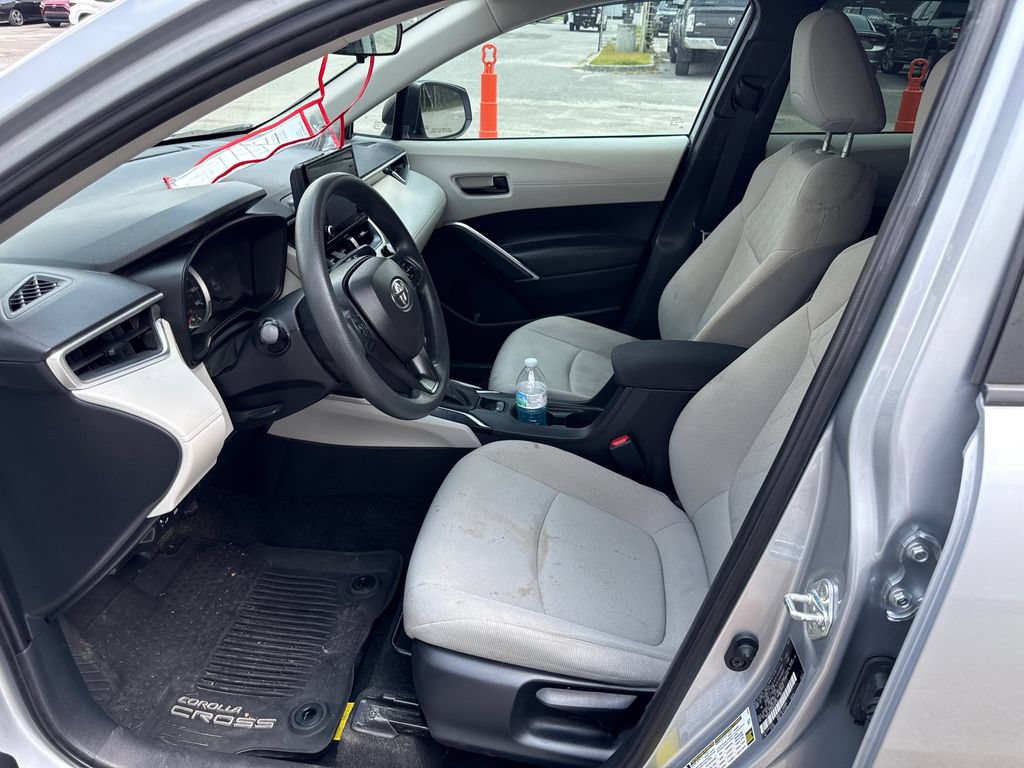 Used 2022 Toyota Corolla Cross L FWD image 10