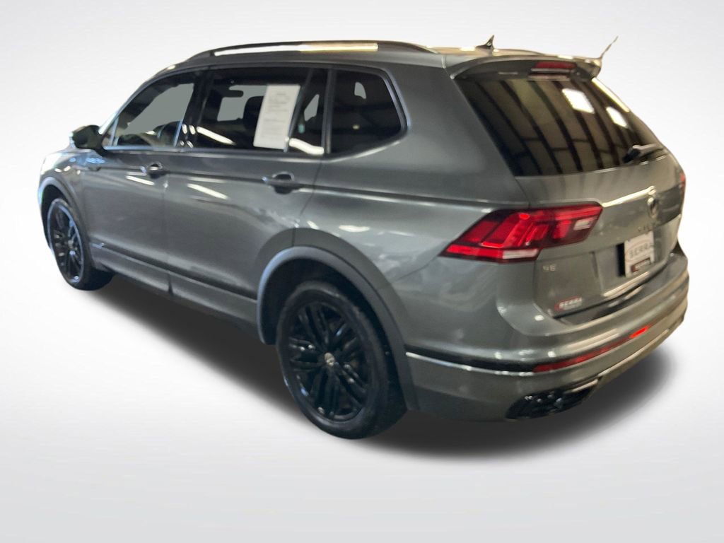 Used 2022 Volkswagen Tiguan SE R-Line AWD/4WD image 3