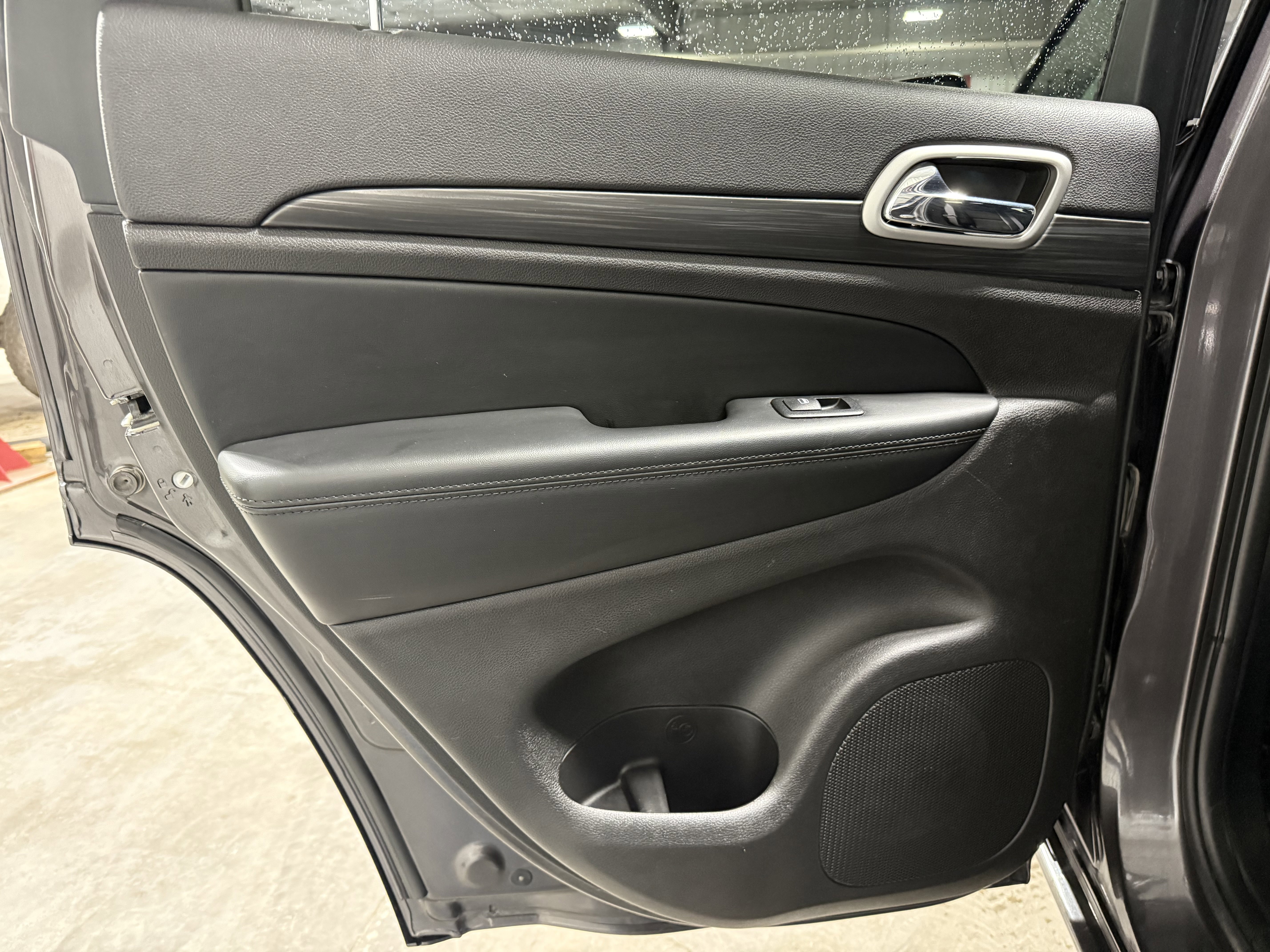 Used 2021 Jeep Grand Cherokee Laredo X RWD image 18