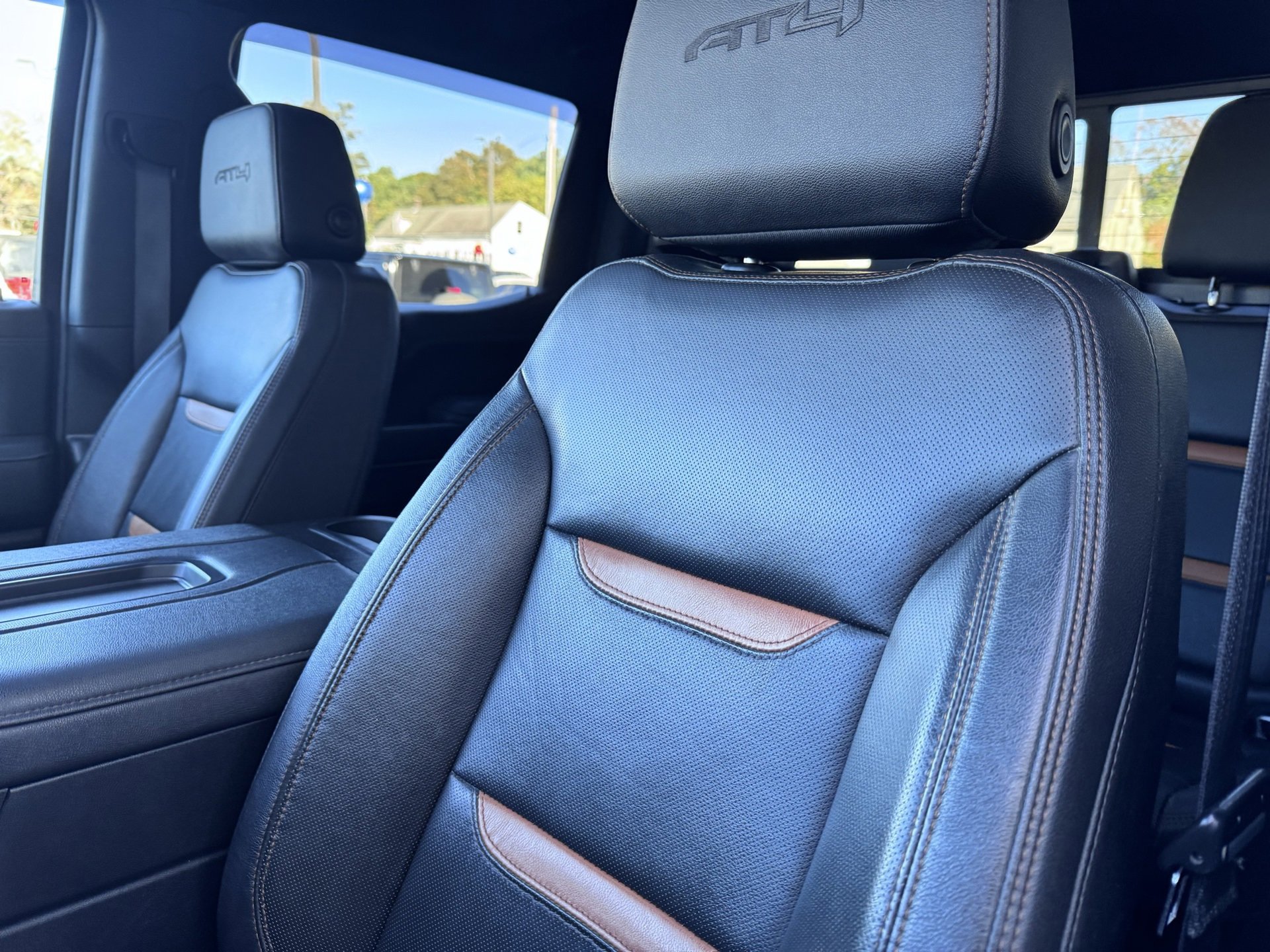 Used 2021 GMC Sierra 1500 AT4 w/ AT4 Preferred Package image 24