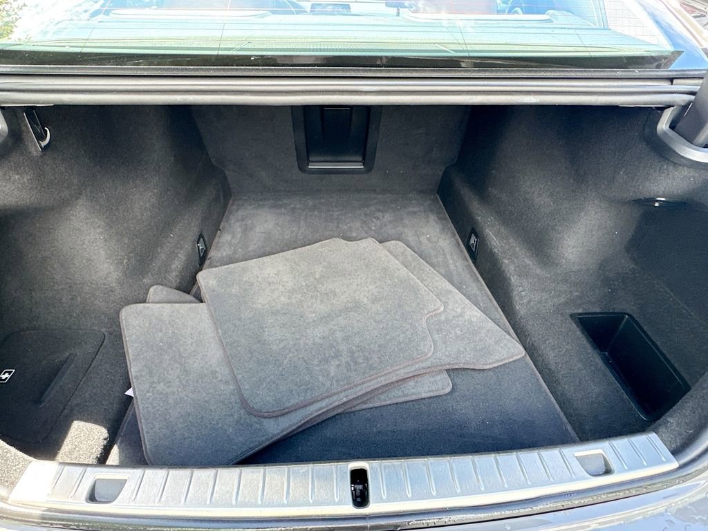 Used 2022 BMW 740i xDrive w/ Premium Package image 29