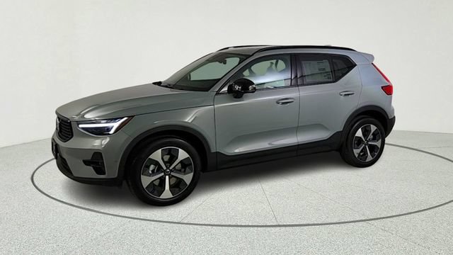 New 2026 Volvo XC40 B5 Plus w/ Protection Package Premier AWD/4WD image 3