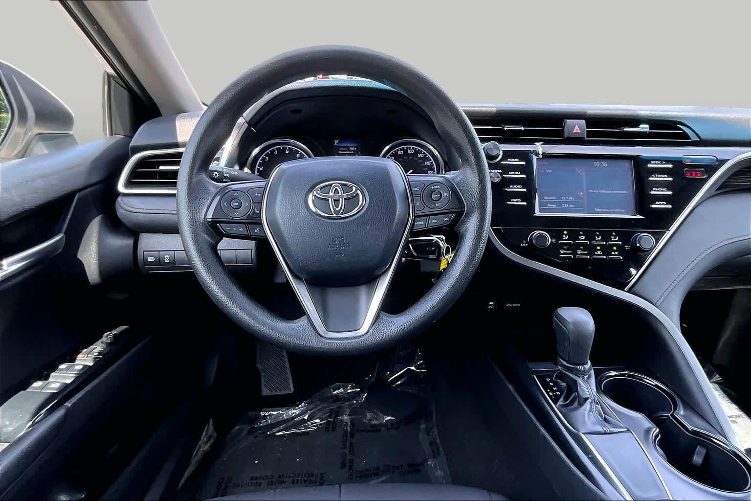 Used 2018 Toyota Camry LE FWD image 6