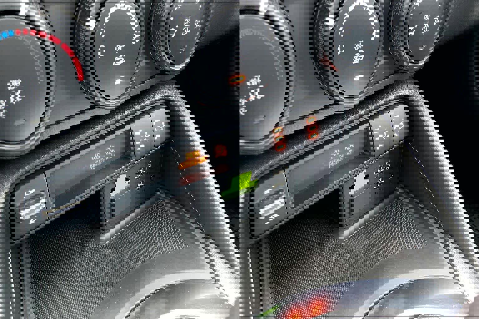 Used 2023 MAZDA MX-5 Miata Club w/ Weather Package image 36