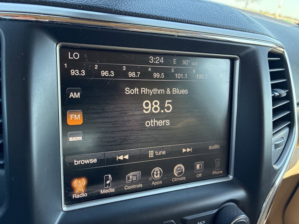 Used 2014 Jeep Grand Cherokee Laredo w/ 18" Wheel & 8.4" Radio Group image 12