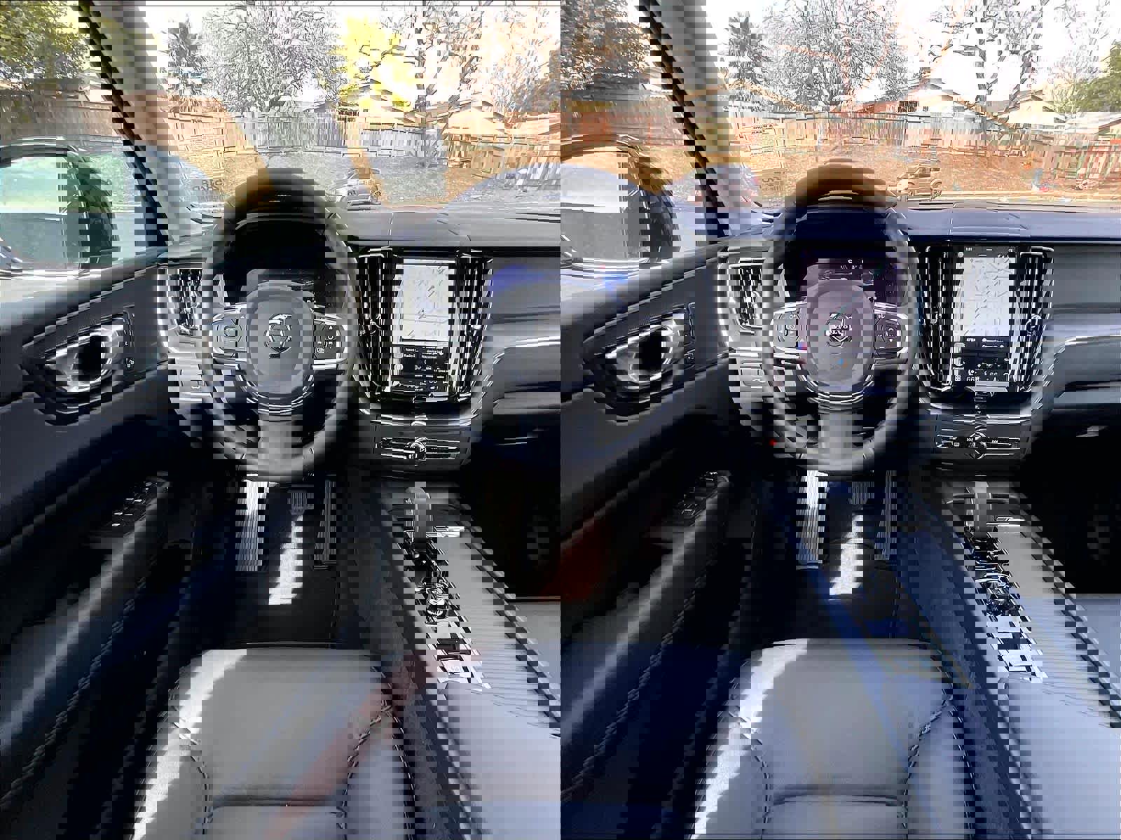 Used 2025 Volvo XC60 B5 Core image 8