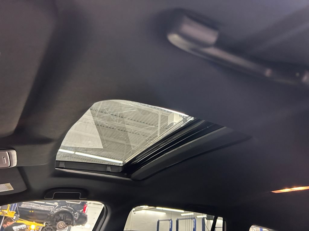 Certified 2025 Honda Passport EX-L image 18