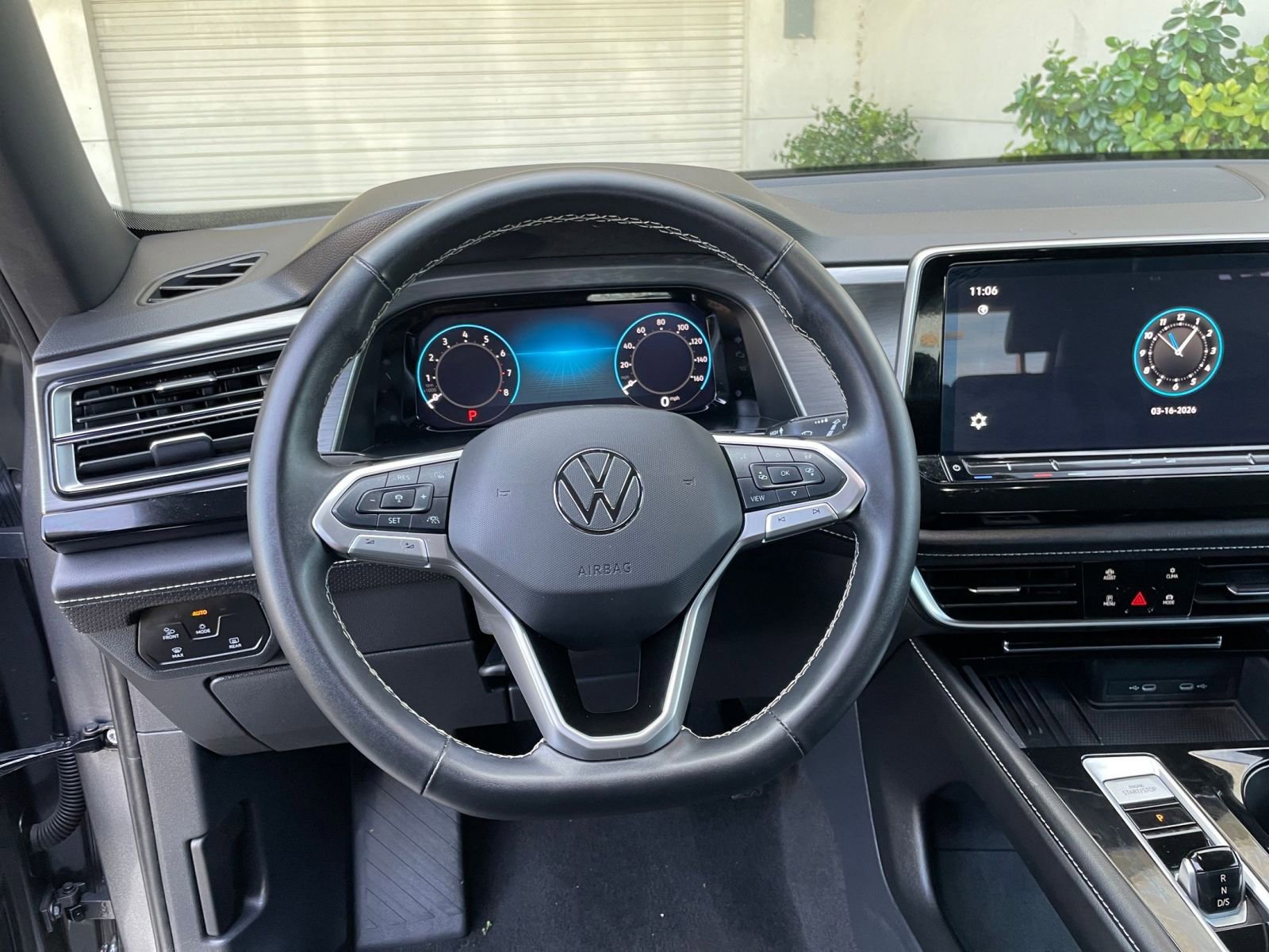 Used 2025 Volkswagen Atlas Cross Sport SE image 30