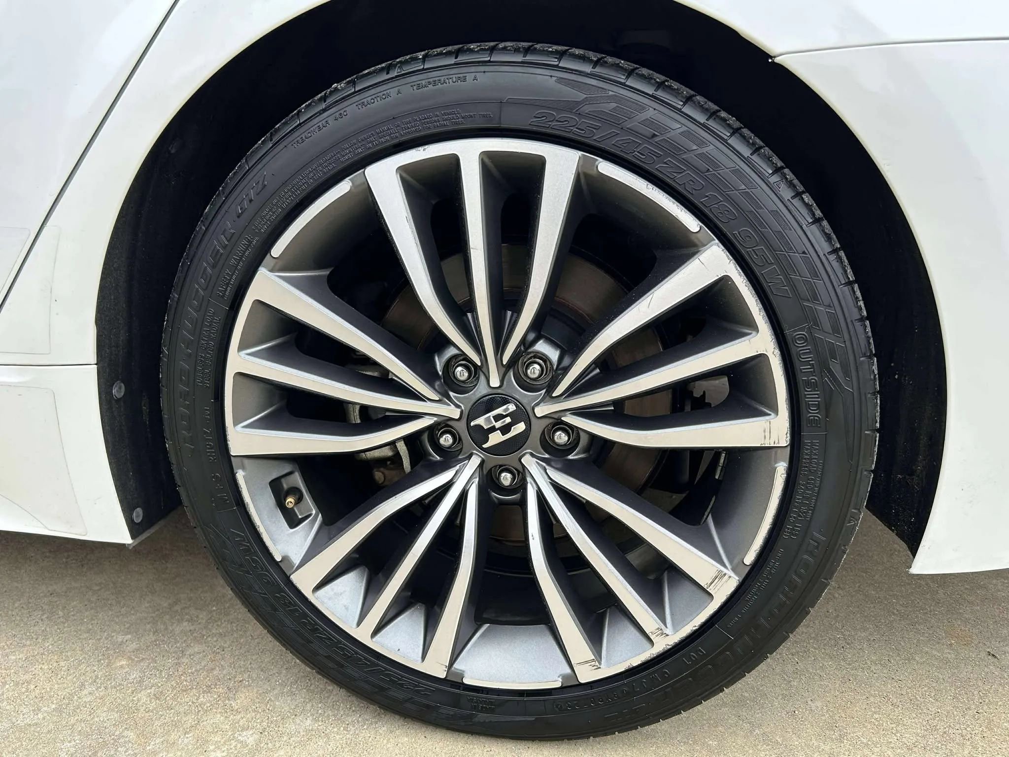 Used 2018 Kia Stinger Premium image 30