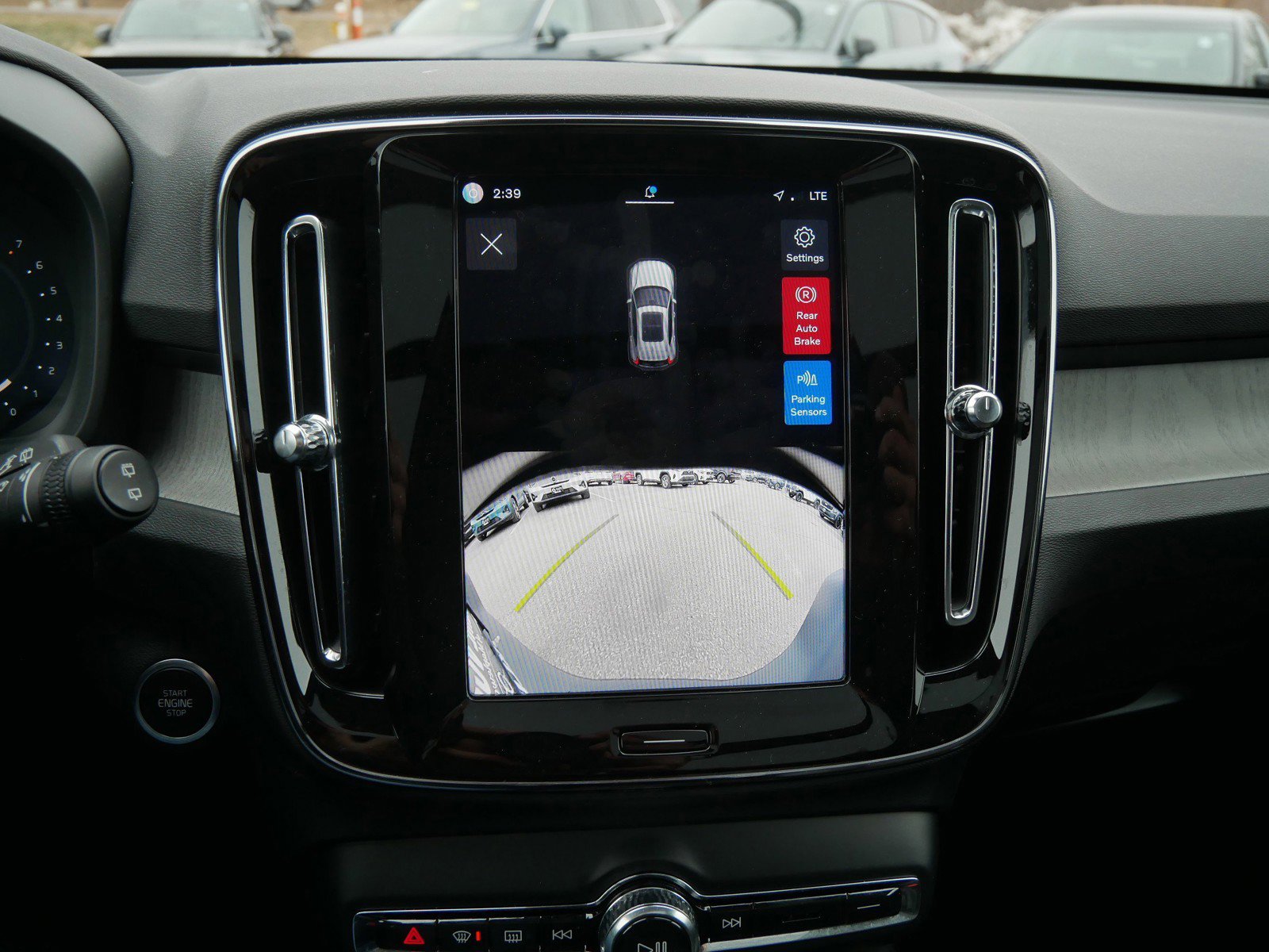 Used 2025 Volvo XC40 B5 Core image 20