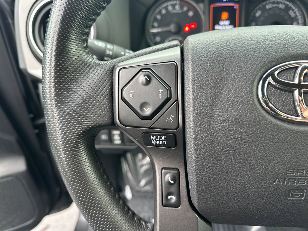 Used 2022 Toyota Tacoma TRD Off-Road image 19