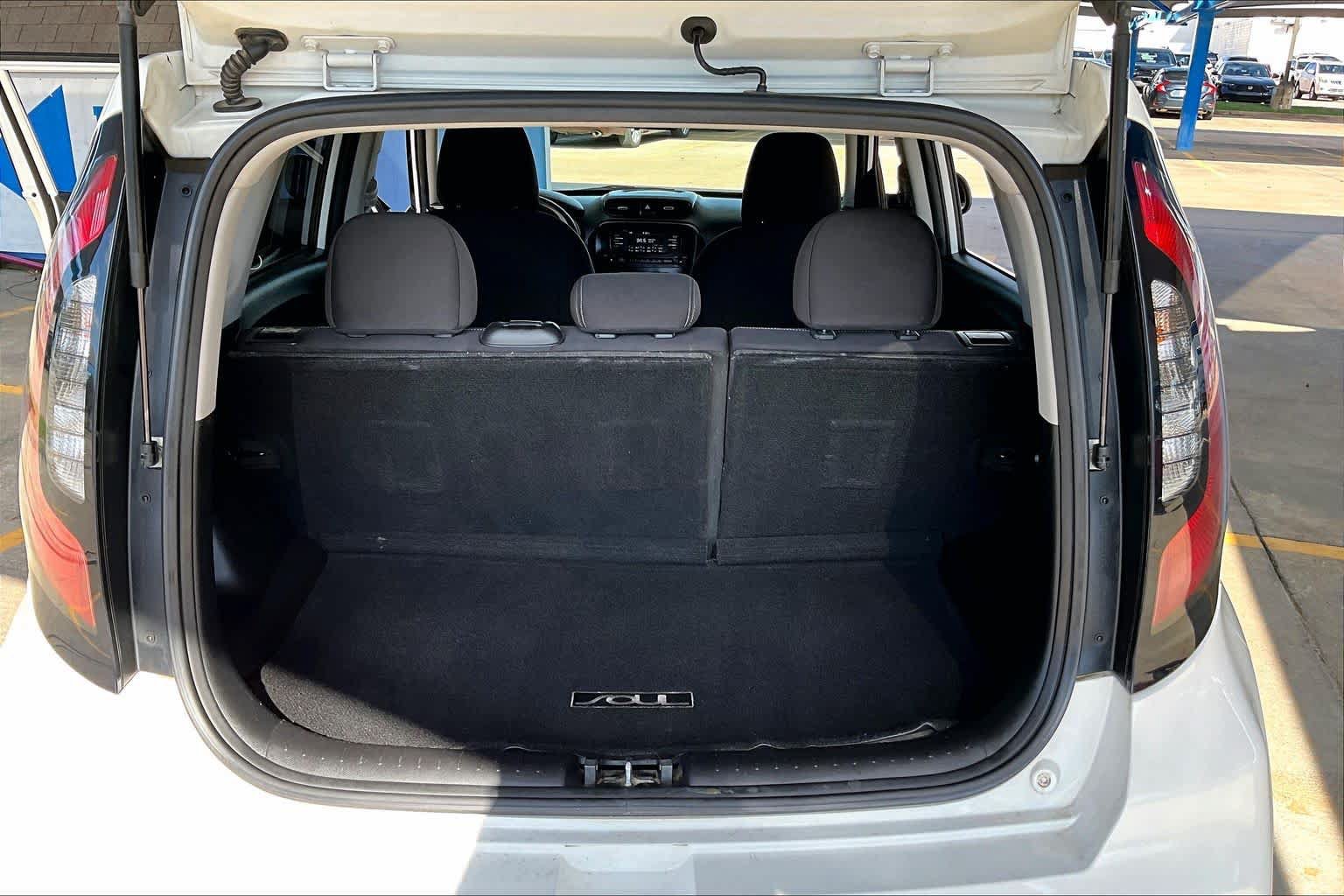 Used 2018 Kia Soul FWD image 33