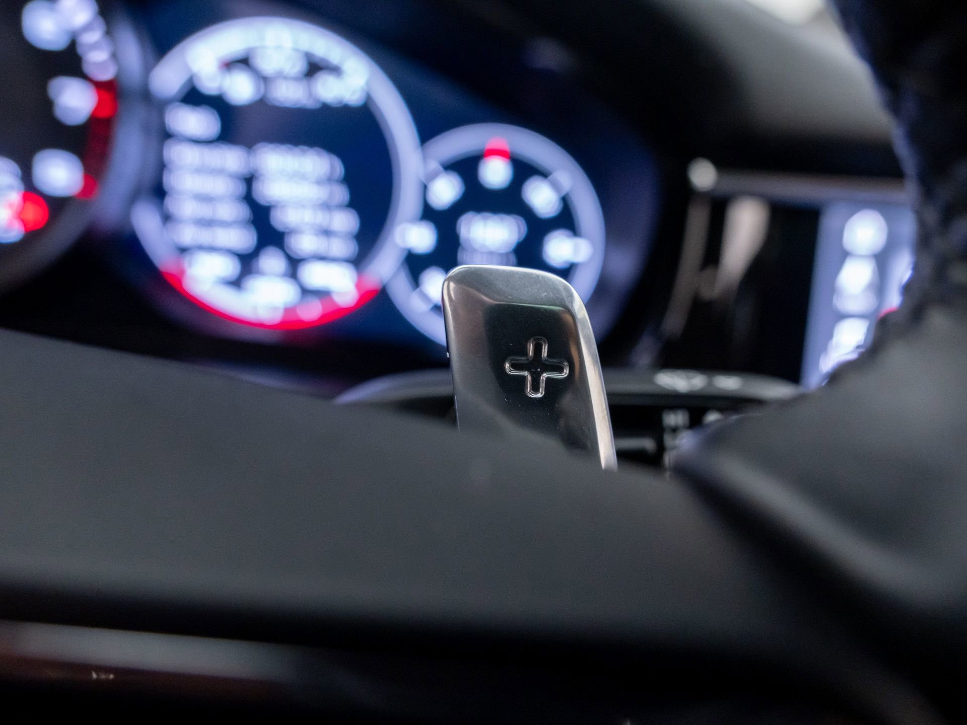 Used 2021 Porsche Panamera 4 w/ Premium Package AWD/4WD image 22