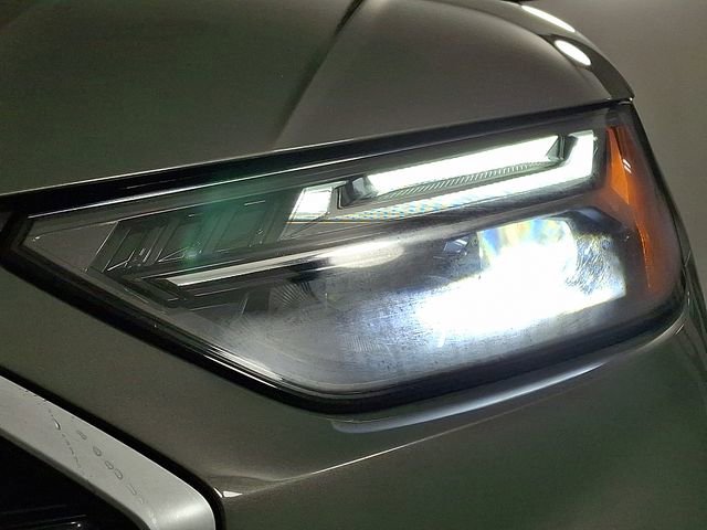Used 2023 Audi Q5 2.0T Premium w/ Convenience Package image 12
