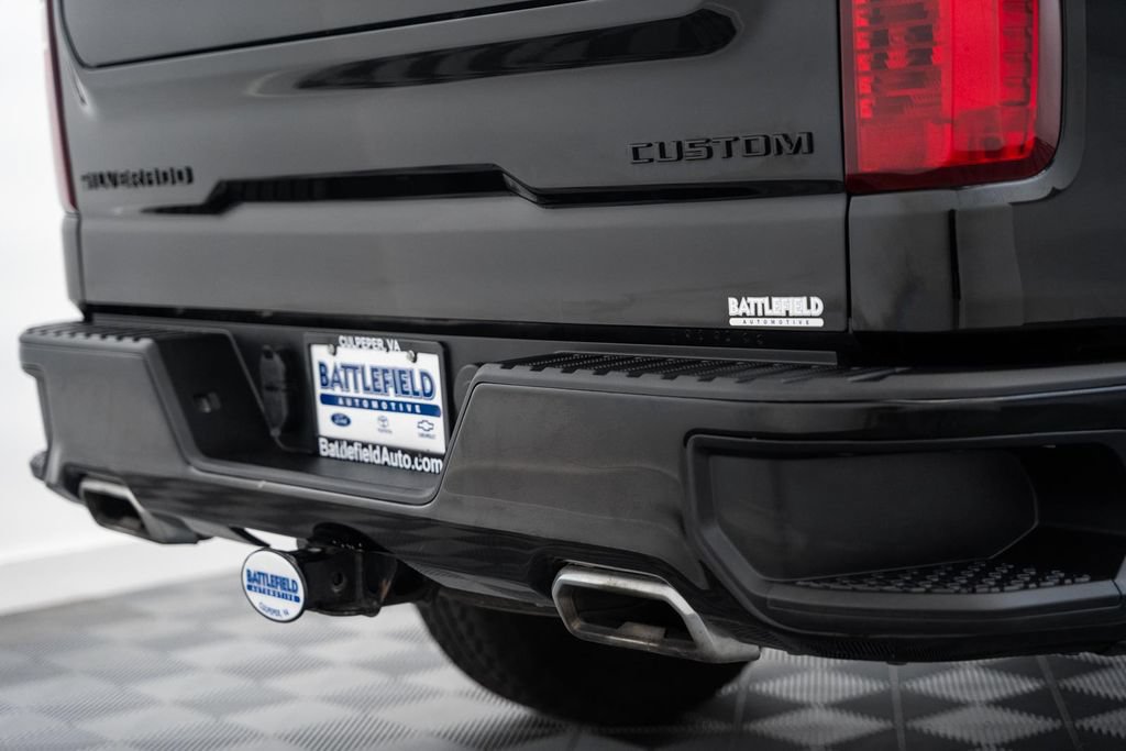 Used 2023 Chevrolet Silverado 1500 Custom Trail Boss w/ Midnight Edition AWD/4WD image 10