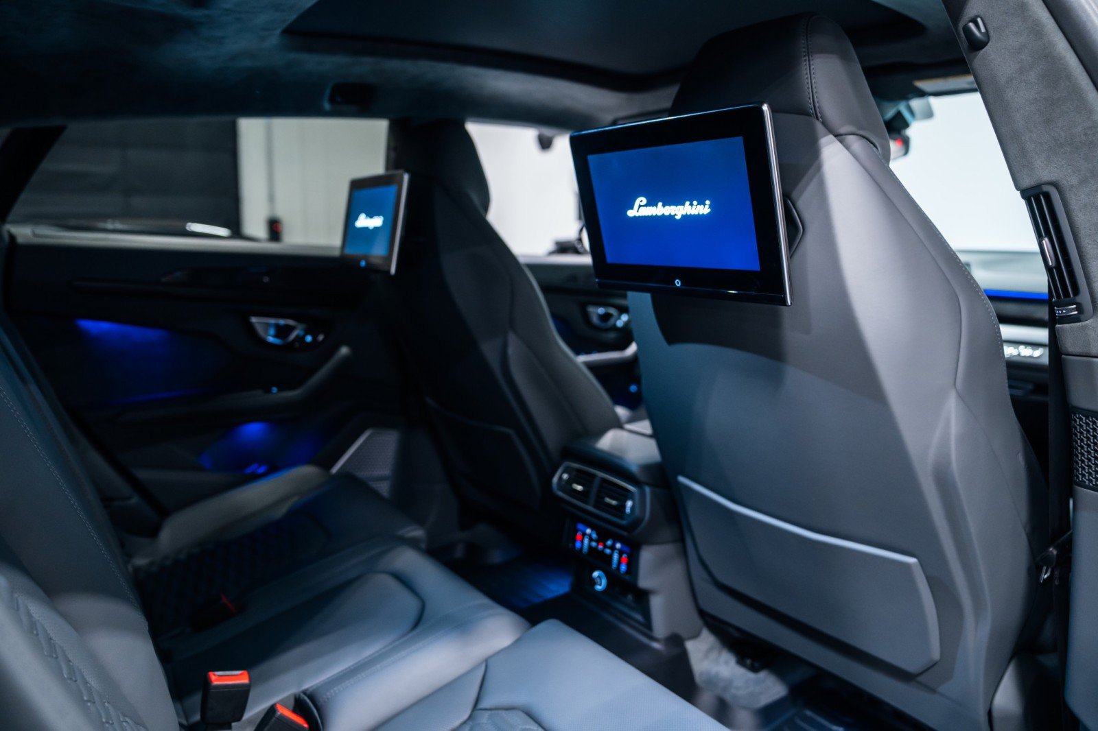 Used 2024 Lamborghini Urus S image 13