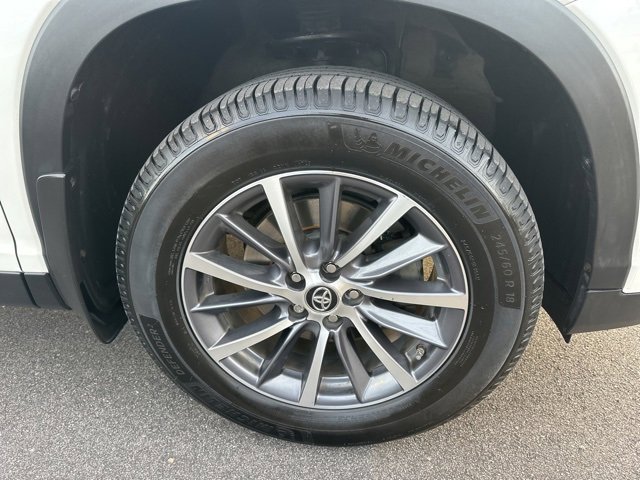 Used 2019 Toyota Highlander XLE image 32