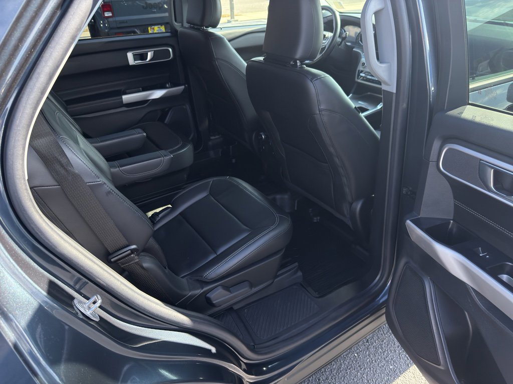 Used 2022 Ford Explorer XLT w/ Equipment Group 202A image 32