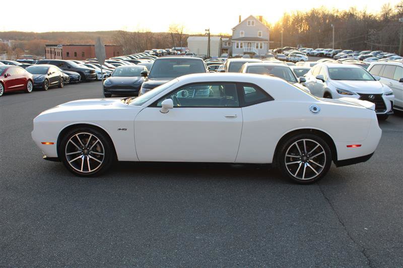 Used 2023 Dodge Challenger R/T image 4