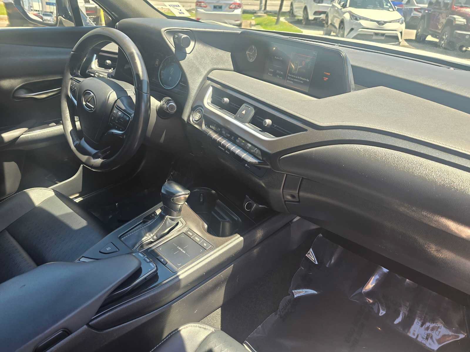 Used 2019 Lexus UX 200 FWD image 11