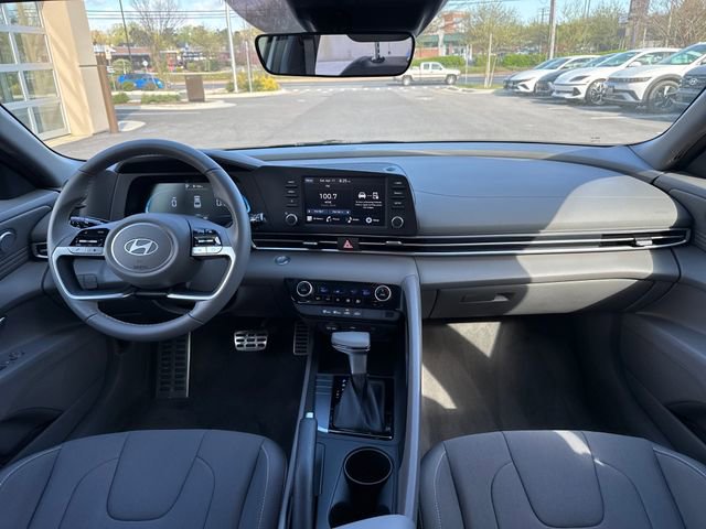 Certified 2025 Hyundai Elantra Sport image 12