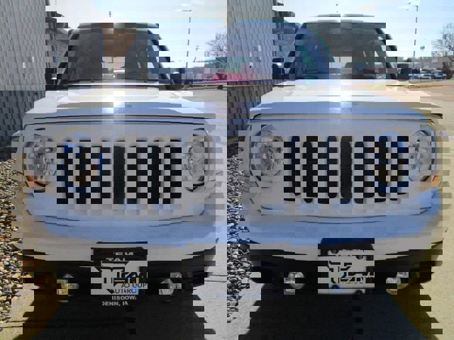 Used 2014 Jeep Patriot Latitude image 2