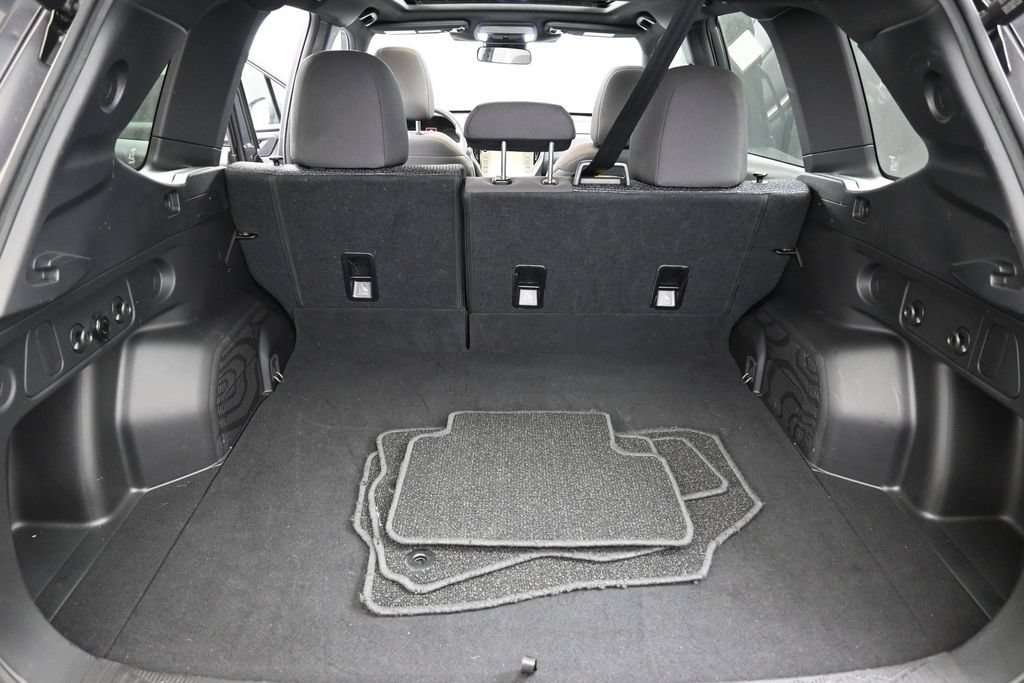 Certified 2025 Subaru Forester Premium AWD/4WD image 20