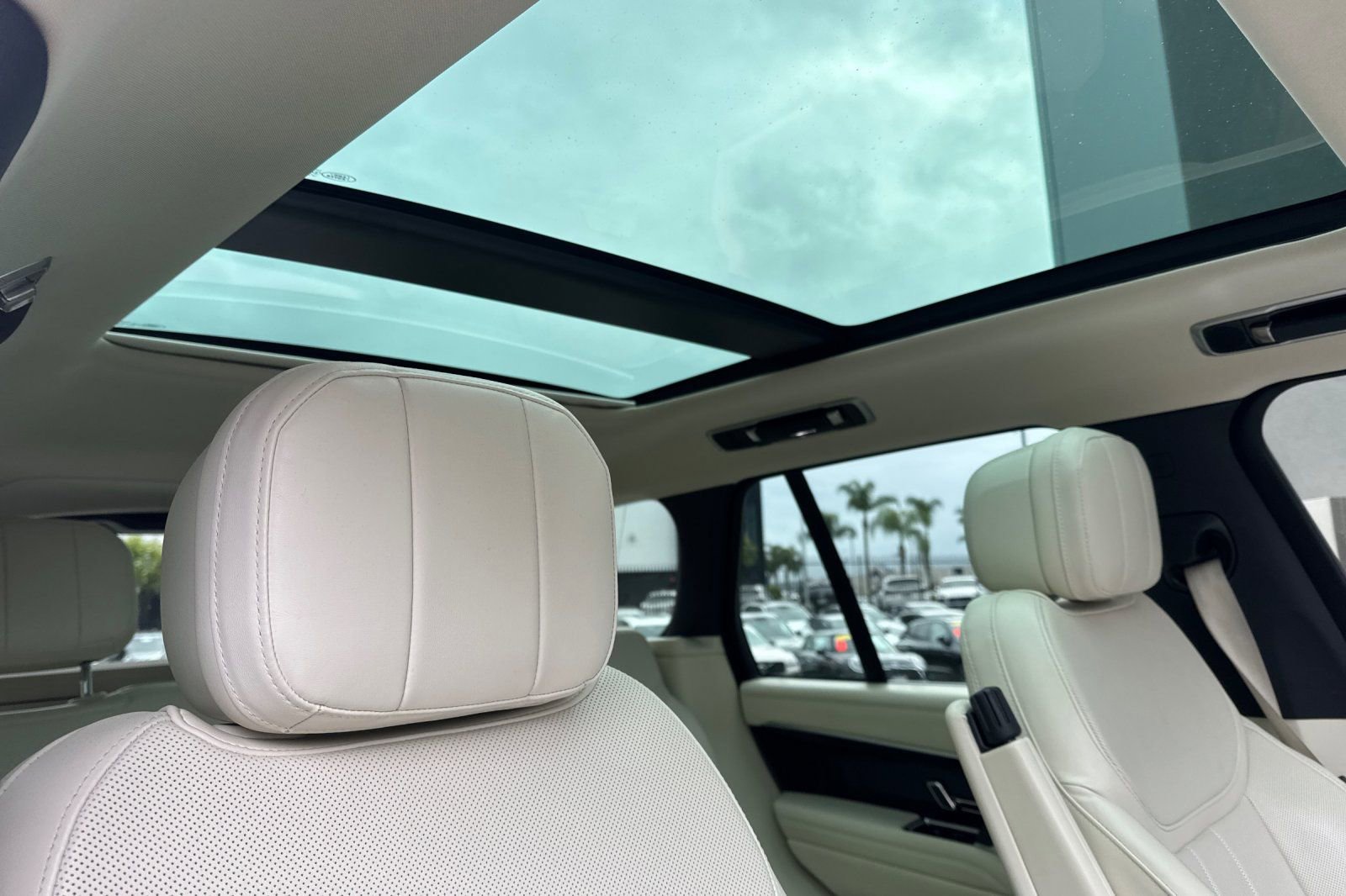 Used 2023 Land Rover Range Rover SE image 18