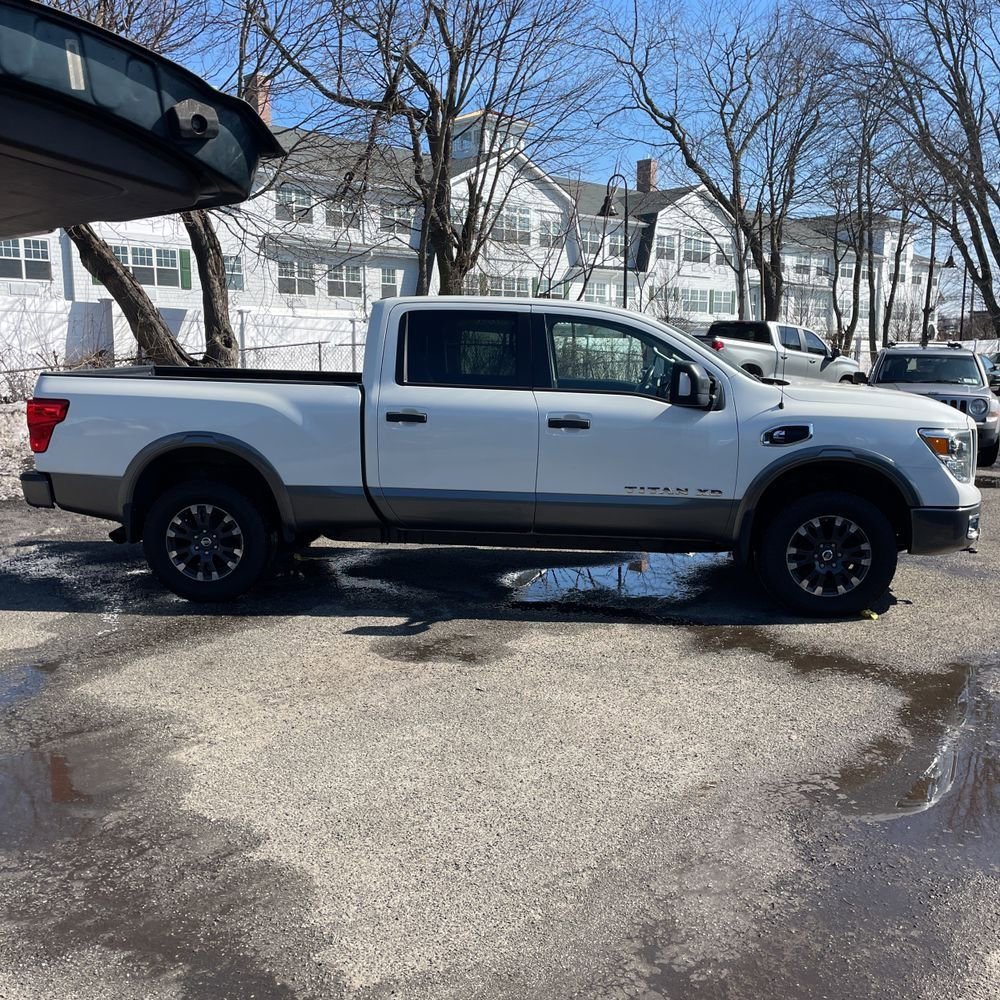 Used 2017 Nissan Titan PRO-4X image 3