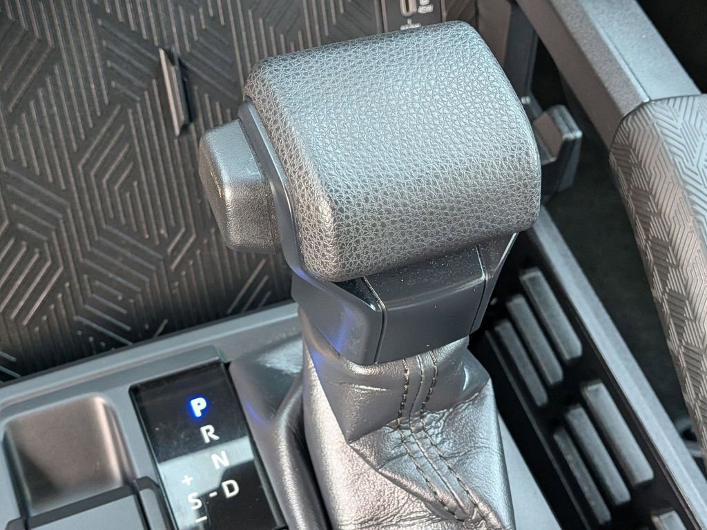 Used 2024 Toyota Tacoma SR RWD image 17